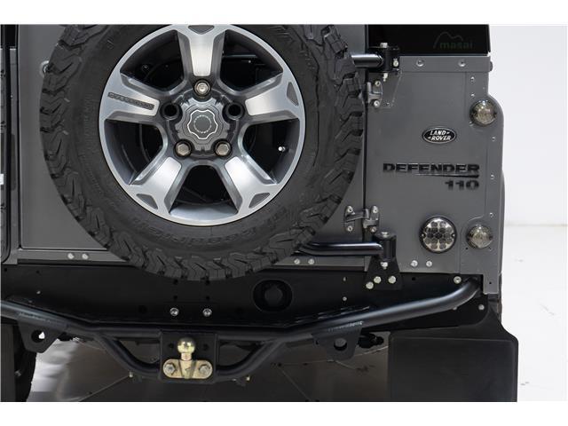 Land-Rover-Defender-1993-30