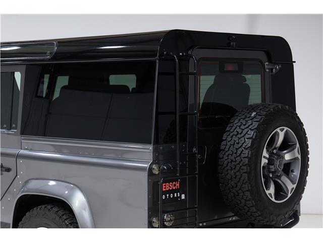 Land-Rover-Defender-1993-31