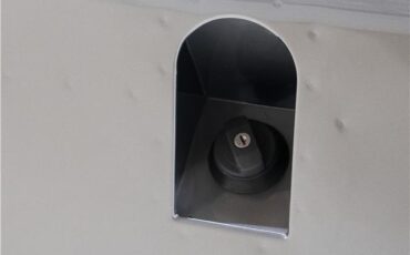 Land-Rover-Defender-1993-33