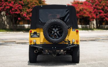 Land-Rover-Defender-1993-4D-Sport-Utility-19