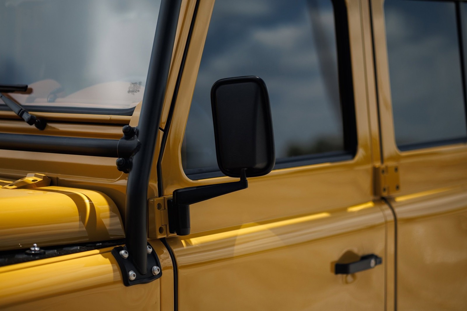 Land-Rover-Defender-1993-4D-Sport-Utility-24