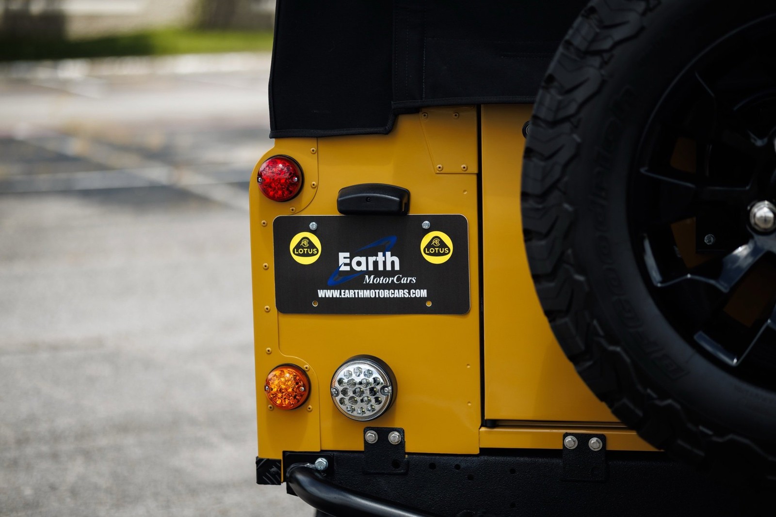 Land-Rover-Defender-1993-4D-Sport-Utility-28