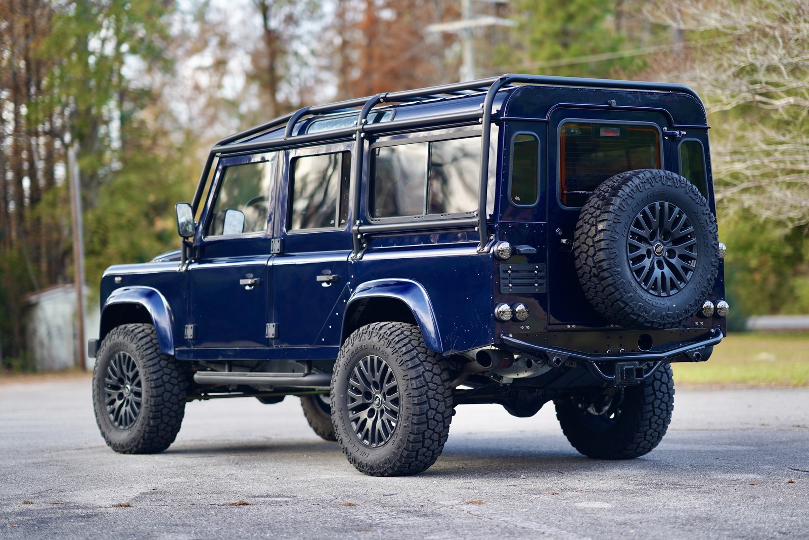 Land-Rover-Defender-1993-Station-Wagon-1