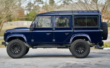 Land-Rover-Defender-1993-Station-Wagon-2