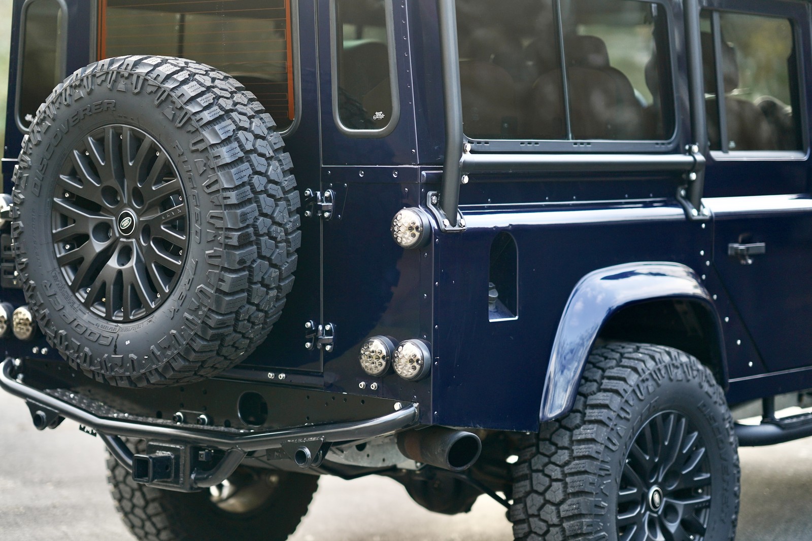 Land-Rover-Defender-1993-Station-Wagon-21