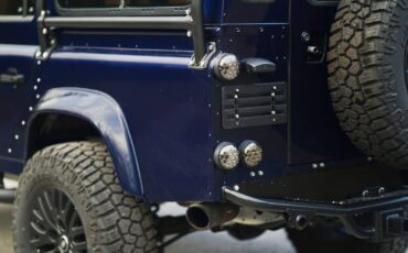 Land-Rover-Defender-1993-Station-Wagon-22