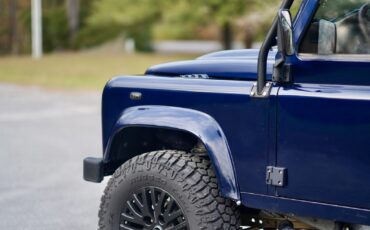 Land-Rover-Defender-1993-Station-Wagon-23