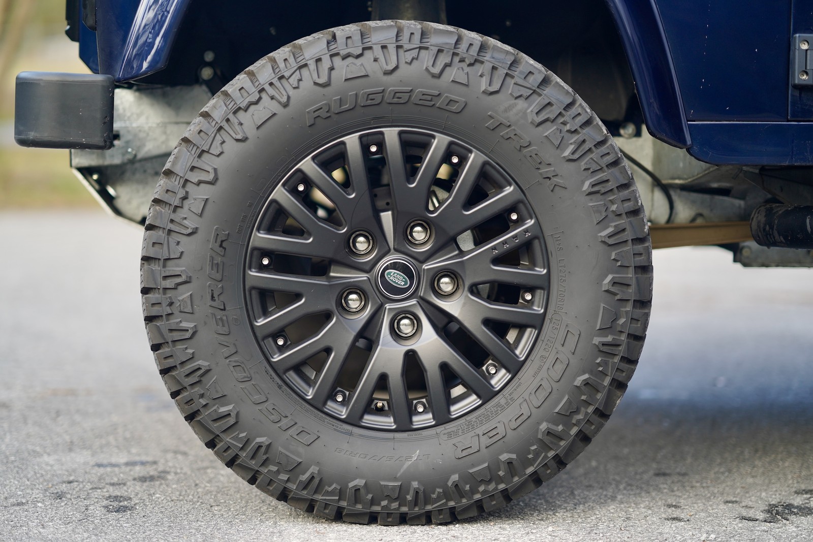 Land-Rover-Defender-1993-Station-Wagon-25