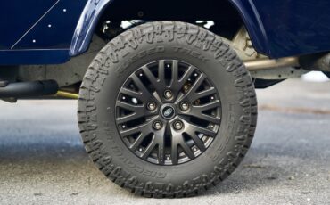 Land-Rover-Defender-1993-Station-Wagon-26