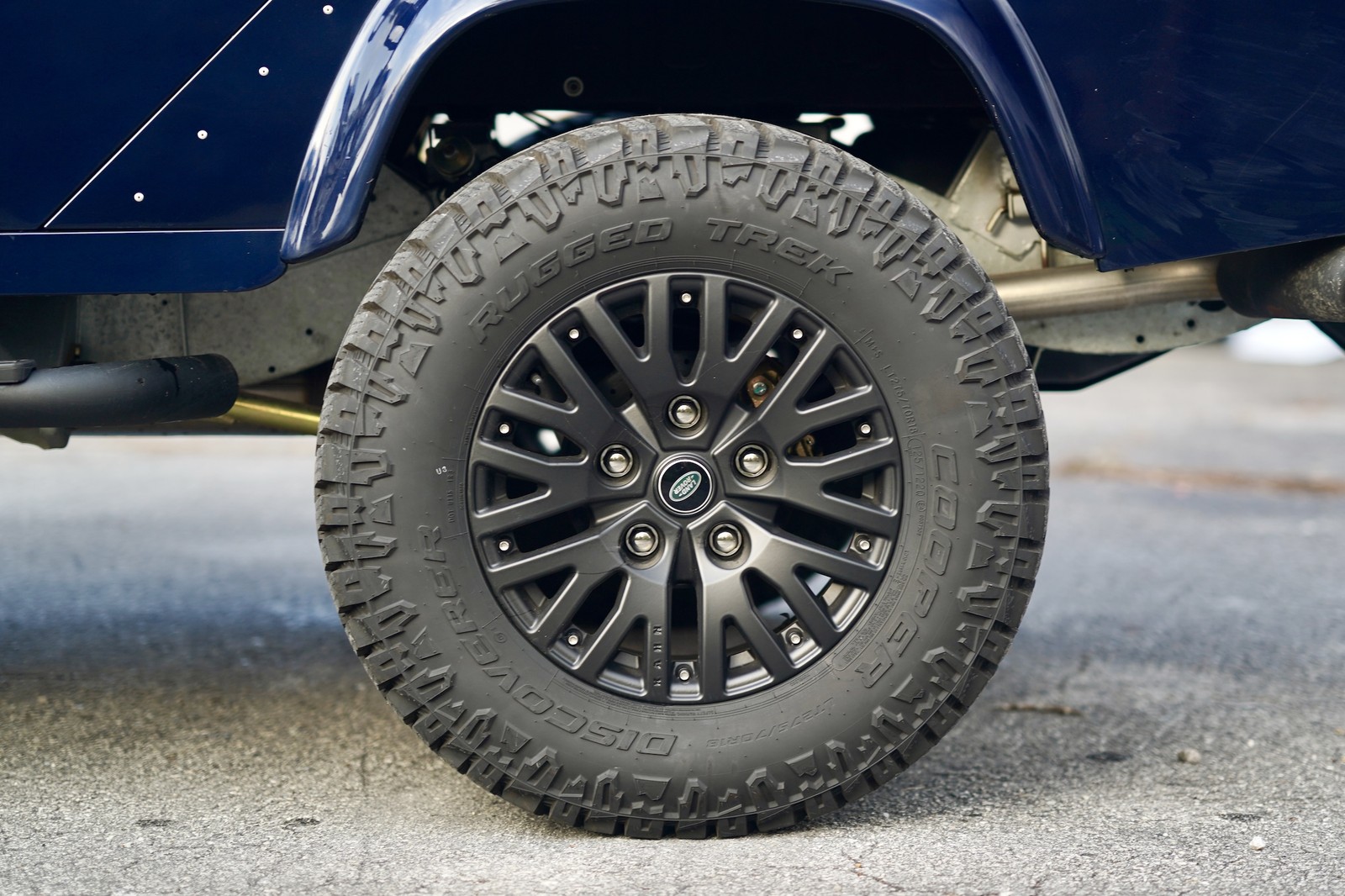 Land-Rover-Defender-1993-Station-Wagon-26