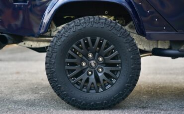 Land-Rover-Defender-1993-Station-Wagon-28