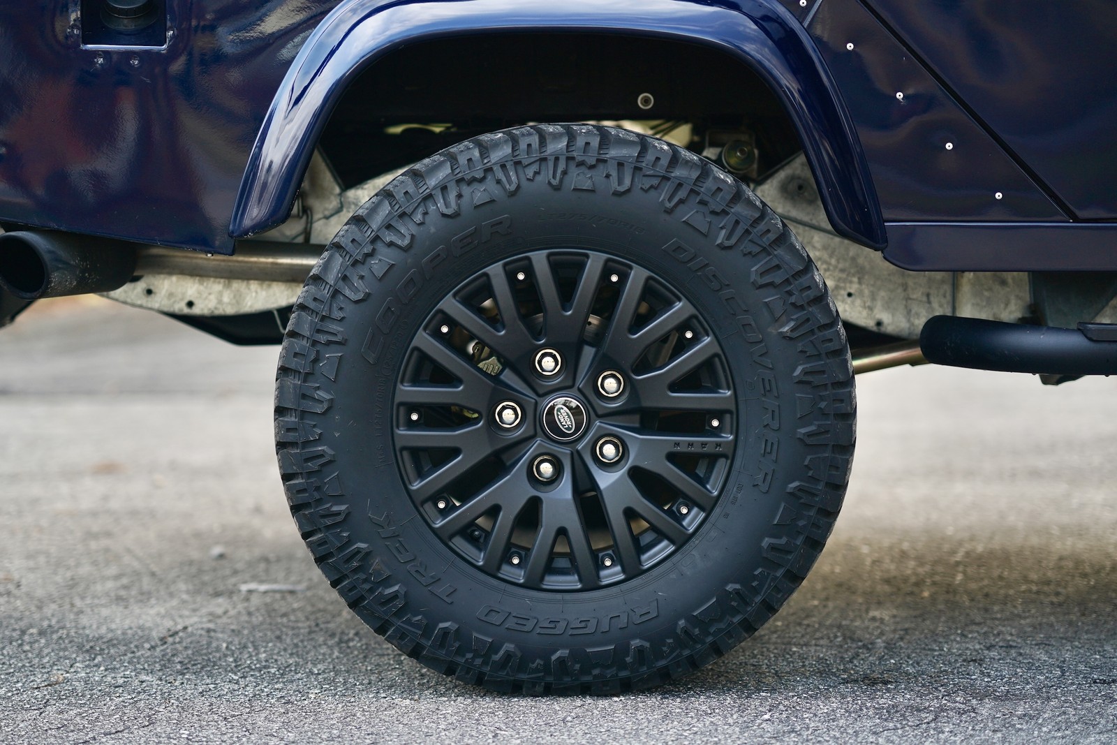 Land-Rover-Defender-1993-Station-Wagon-28