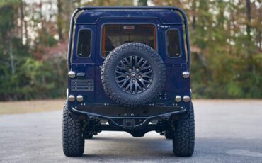 Land-Rover-Defender-1993-Station-Wagon-3