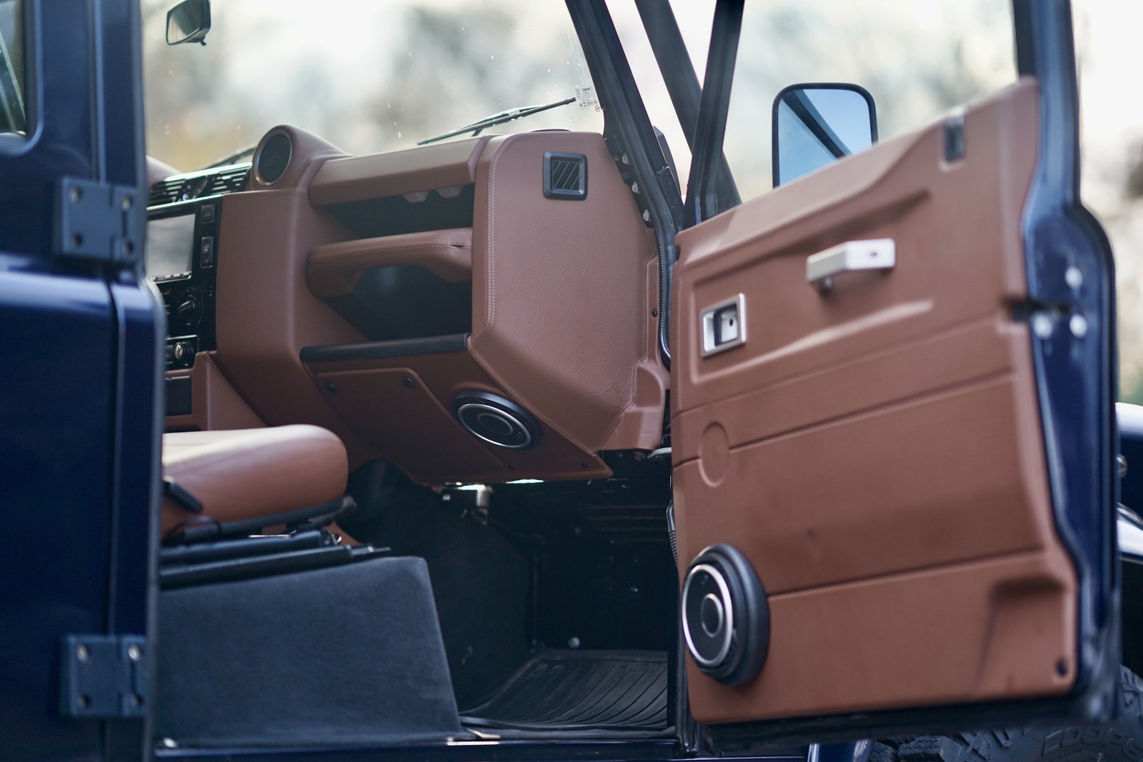 Land-Rover-Defender-1993-Station-Wagon-30