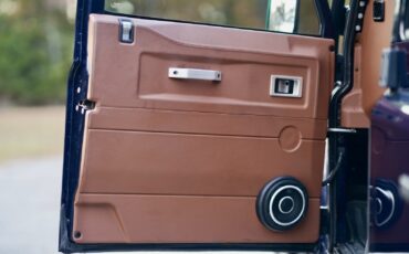 Land-Rover-Defender-1993-Station-Wagon-32