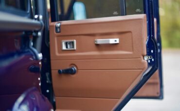 Land-Rover-Defender-1993-Station-Wagon-34