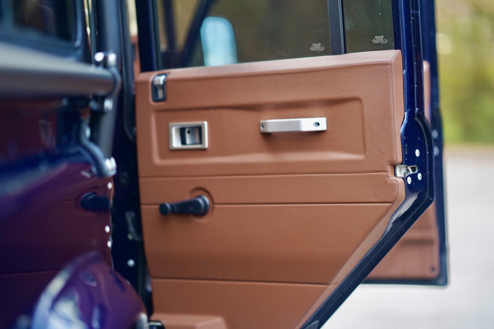 Land-Rover-Defender-1993-Station-Wagon-34