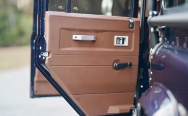 Land-Rover-Defender-1993-Station-Wagon-35