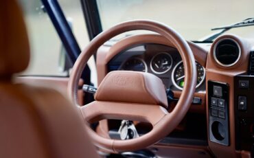 Land-Rover-Defender-1993-Station-Wagon-38