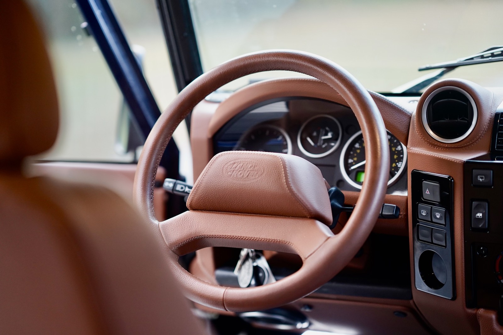 Land-Rover-Defender-1993-Station-Wagon-38