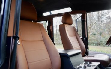 Land-Rover-Defender-1993-Station-Wagon-6