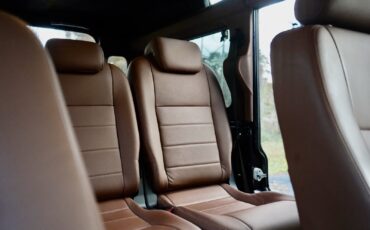 Land-Rover-Defender-1993-Station-Wagon-7