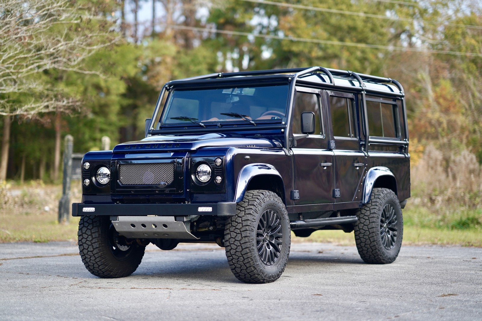 Land-Rover-Defender-1993-Station-Wagon