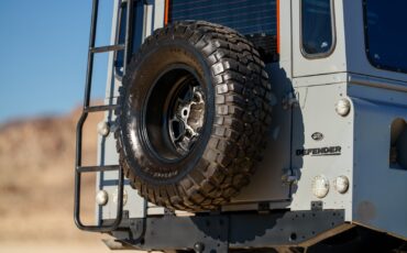 Land-Rover-Defender-1995-SUV-18