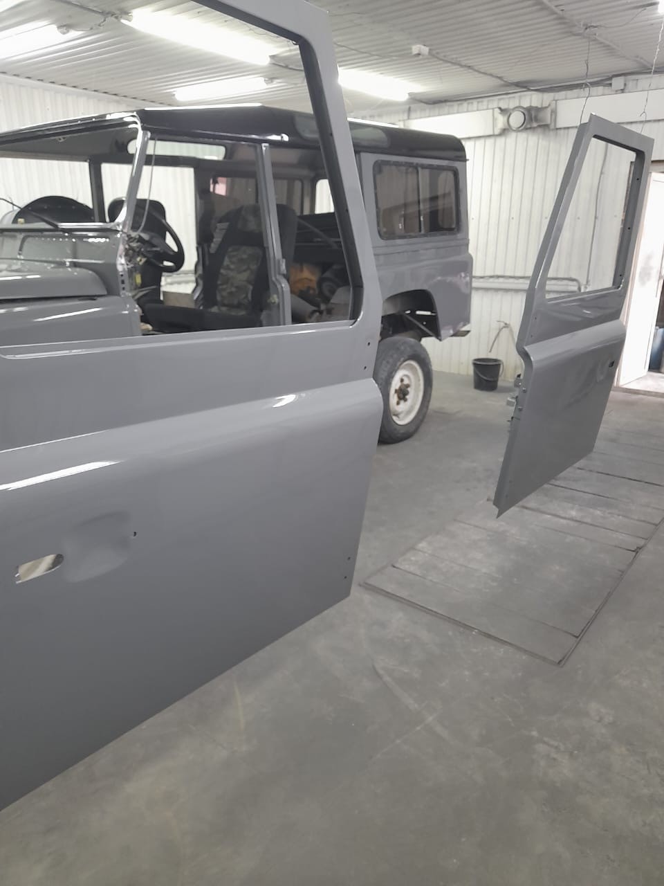 Land-Rover-Defender-1995-SUV-24