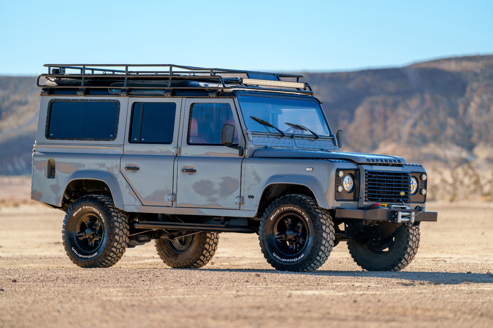 Land-Rover-Defender-1995-SUV-6