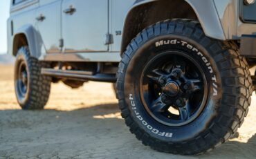 Land-Rover-Defender-1995-SUV-8