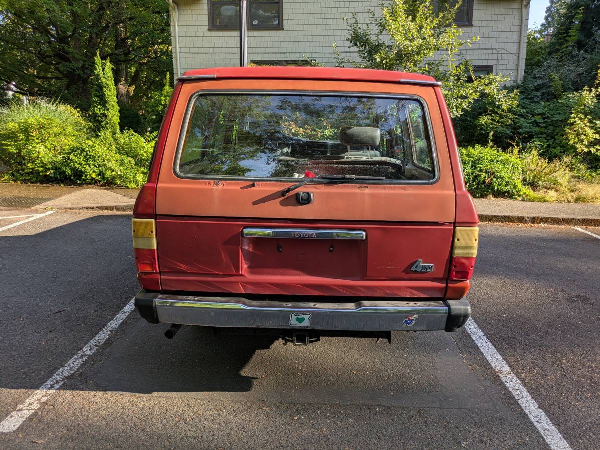 Land-cruiser-1988-red-1