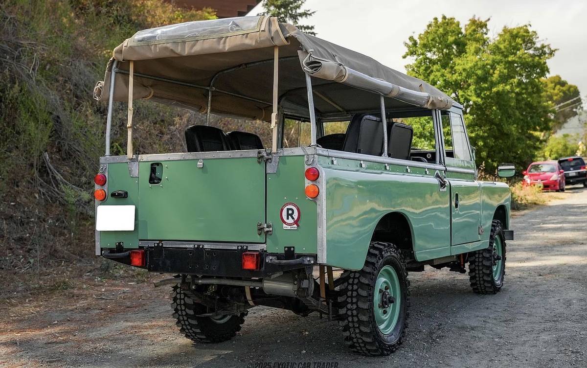 Land-rover-109-diesel-1973-green-1