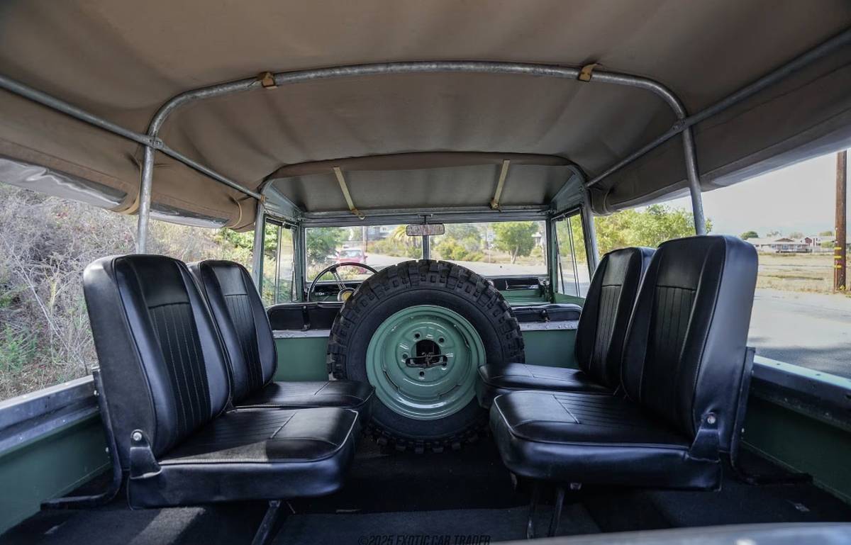 Land-rover-109-diesel-1973-green-10