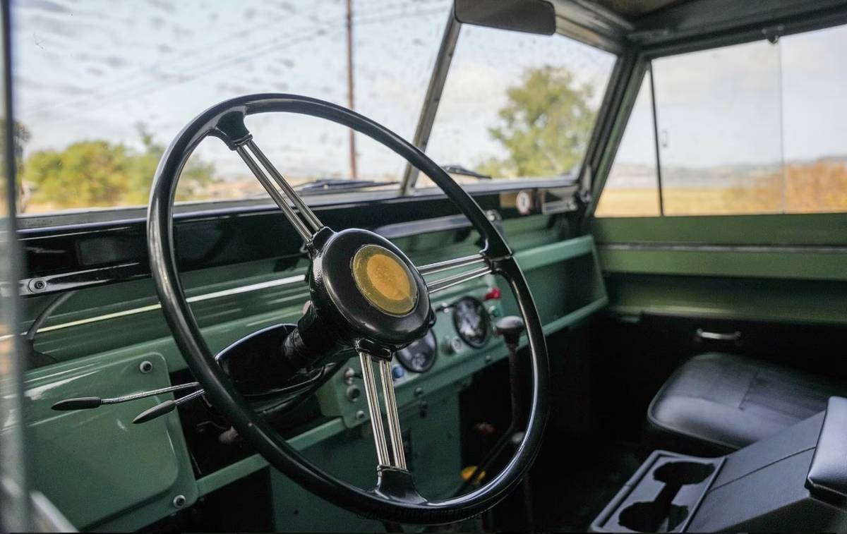 Land-rover-109-diesel-1973-green-6