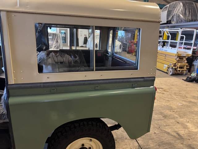 Land-rover-88h-1970-green-10