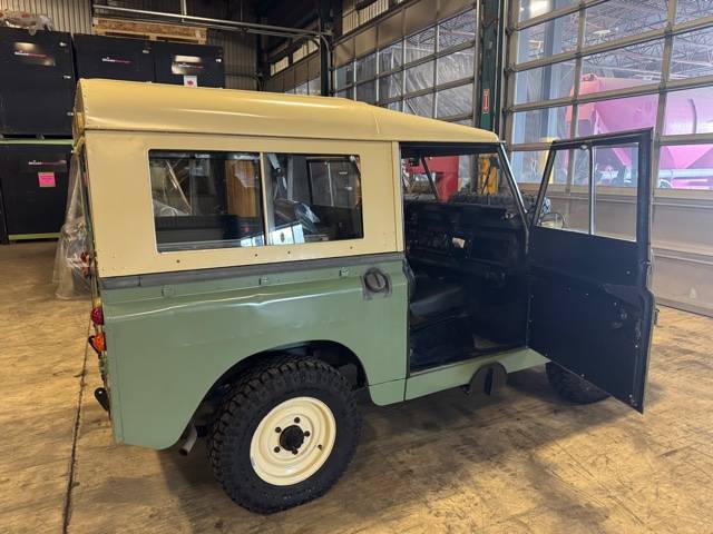 Land-rover-88h-1970-green-4