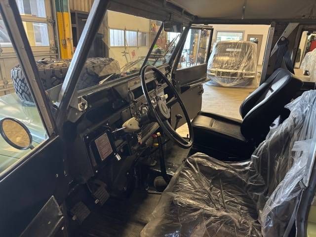 Land-rover-88h-1970-green-9