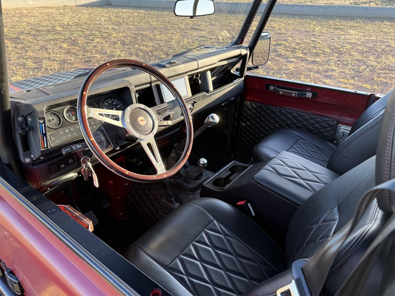 Land-rover-Defender-1989-Red-matte-Black-1