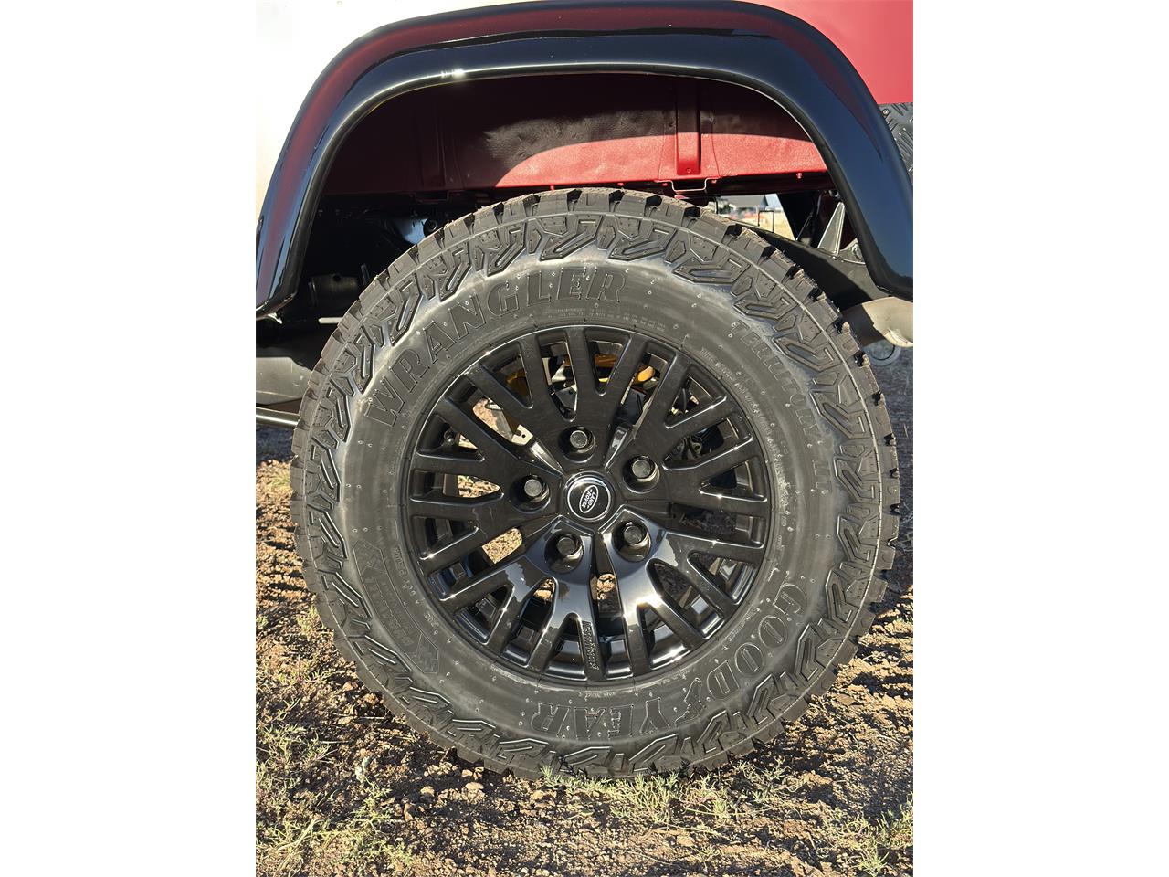 Land-rover-Defender-1989-Red-matte-Black-10