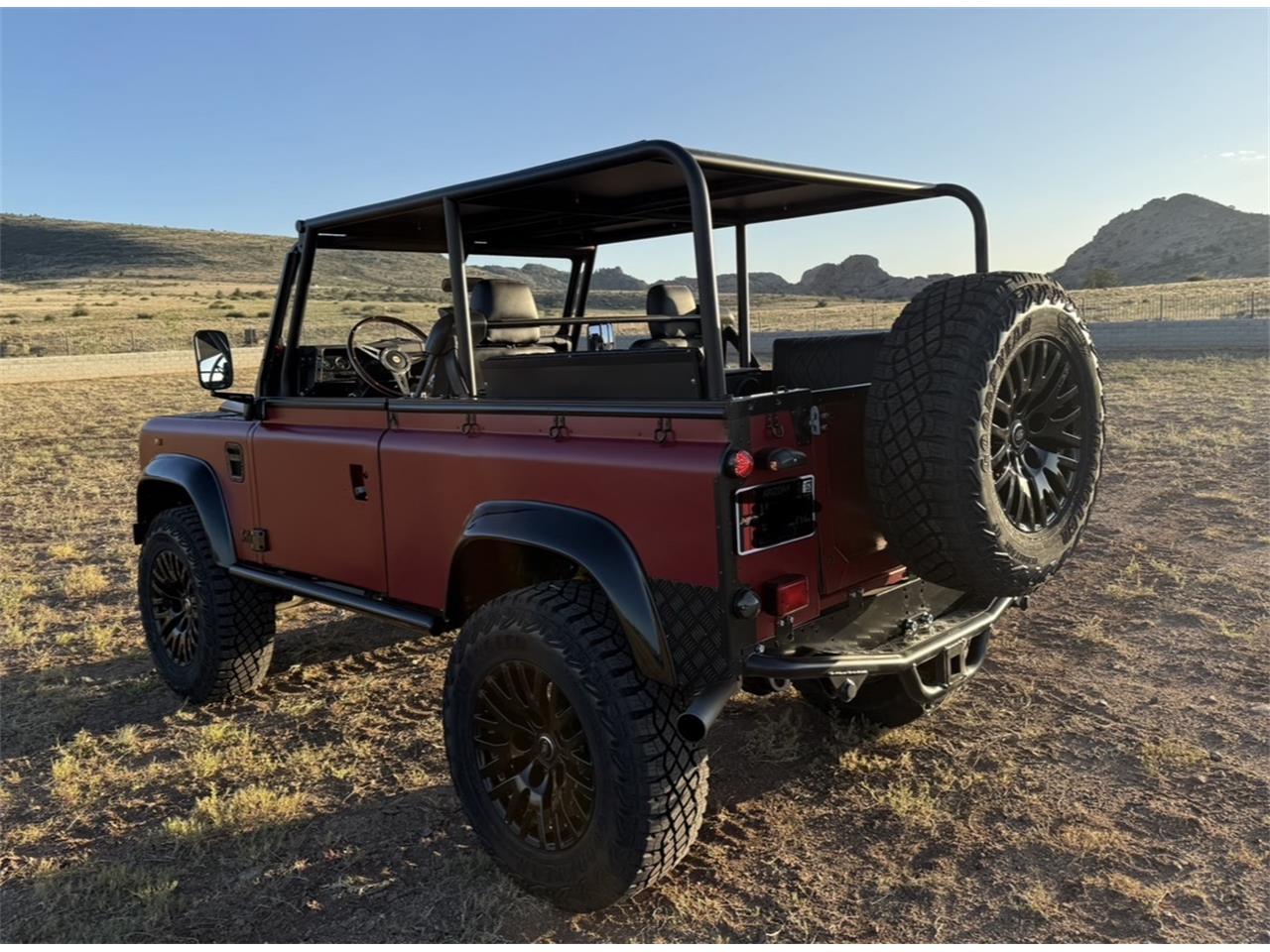 Land-rover-Defender-1989-Red-matte-Black-12
