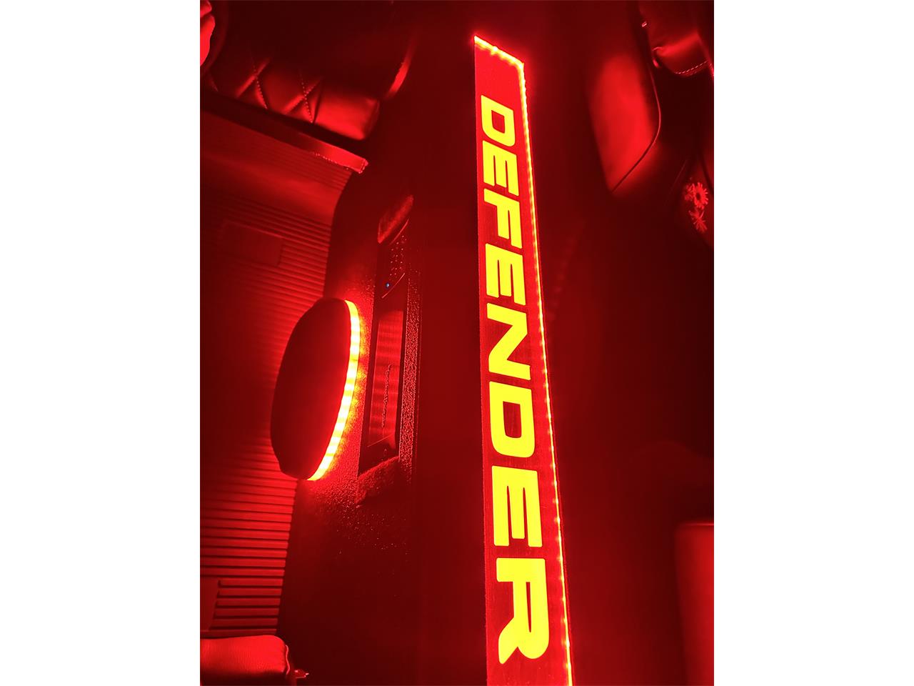 Land-rover-Defender-1989-Red-matte-Black-13