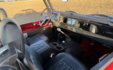 Land-rover-Defender-1989-Red-matte-Black-2