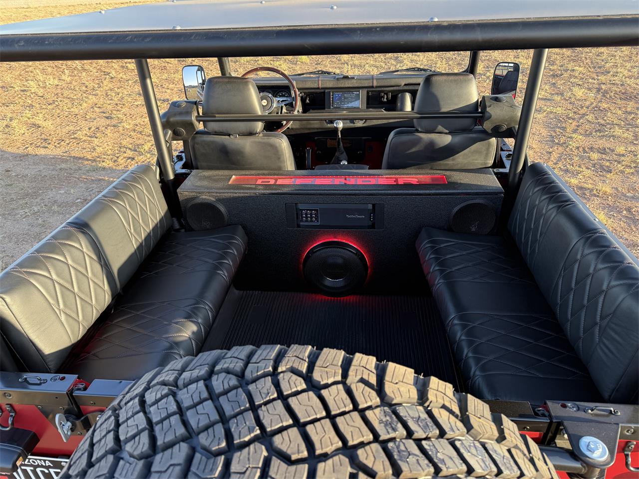 Land-rover-Defender-1989-Red-matte-Black-3