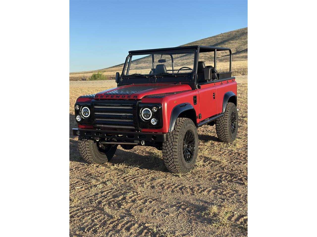 Land-rover-Defender-1989-Red-matte-Black-4
