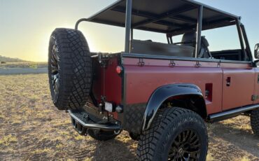 Land-rover-Defender-1989-Red-matte-Black-5