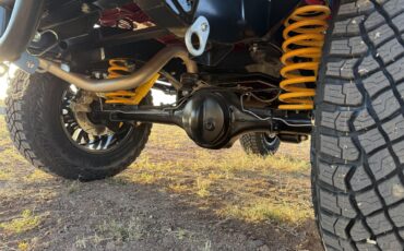 Land-rover-Defender-1989-Red-matte-Black-6