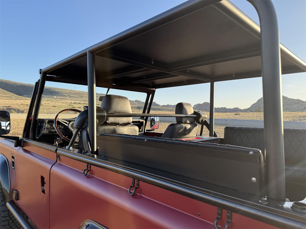 Land-rover-Defender-1989-Red-matte-Black-8