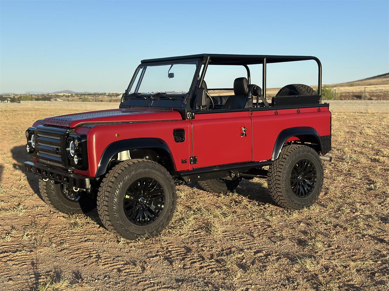 Land-rover-Defender-1989-Red-matte-Black
