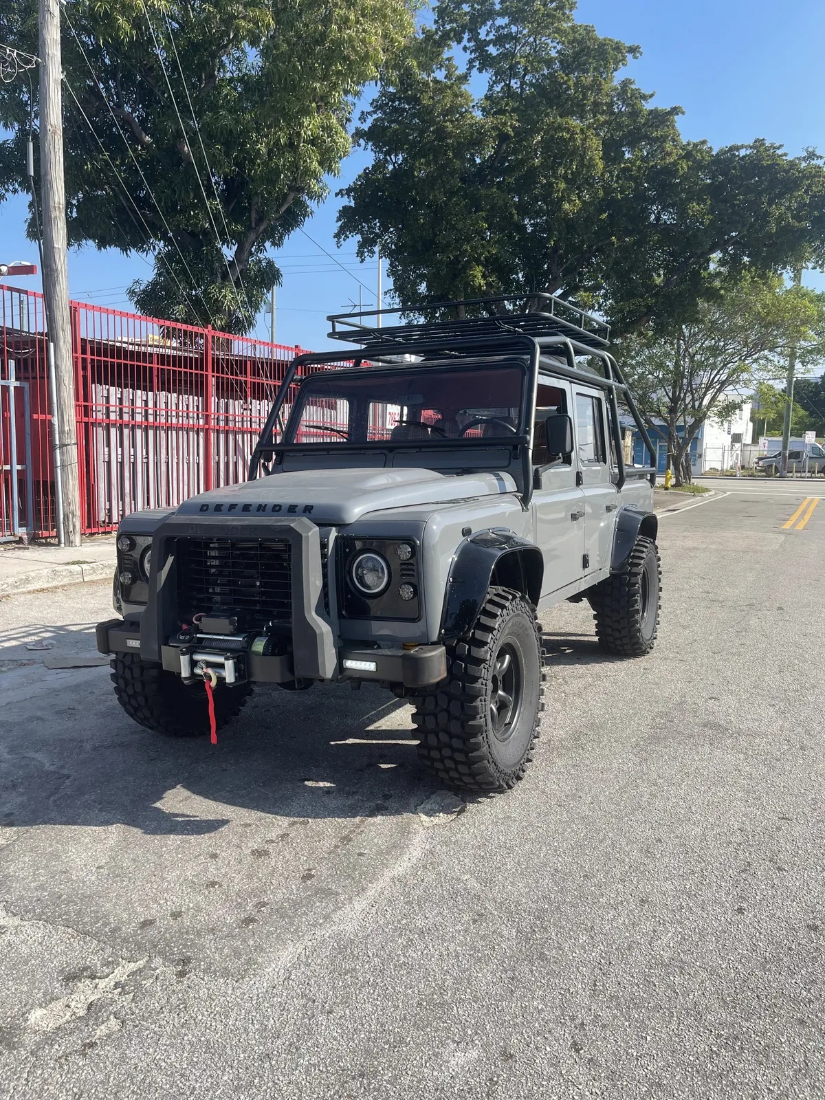 Land-rover-Defender-1995-12